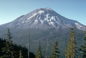 mount st helens volcano peak scene