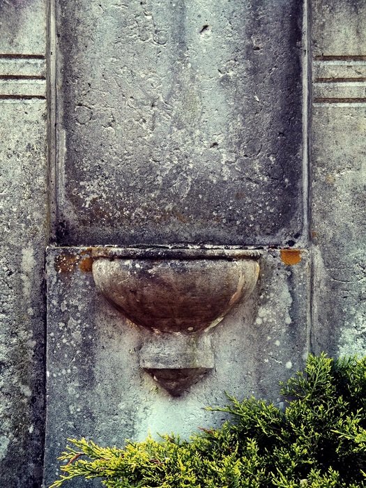 Fountain on the tombstone