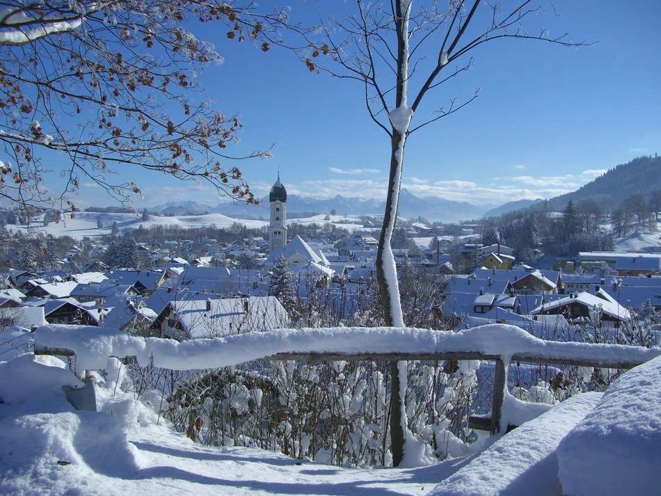 panoramic view of snowy non-selwang on a sunny day