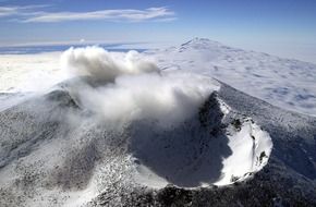 magnificent crater mountains