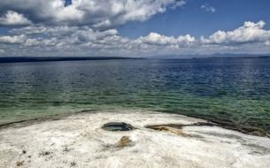 Yellowstone is the largest lake in Yellowstone National Park