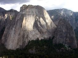 picturesque landscape of california mountains