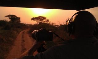 photographer takes pictures of nature in Uganda
