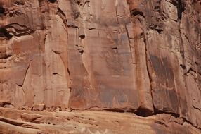 rocky wall in ute national park