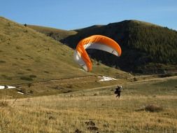 parachuter during descent