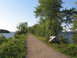 vermont road path between bay
