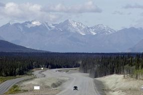 highway to scenic mountains, Canada, Yukon, Kluane National Park