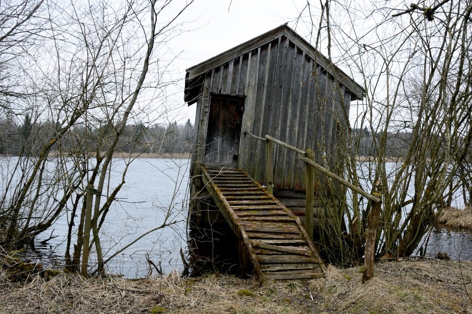 log cabin by the lake