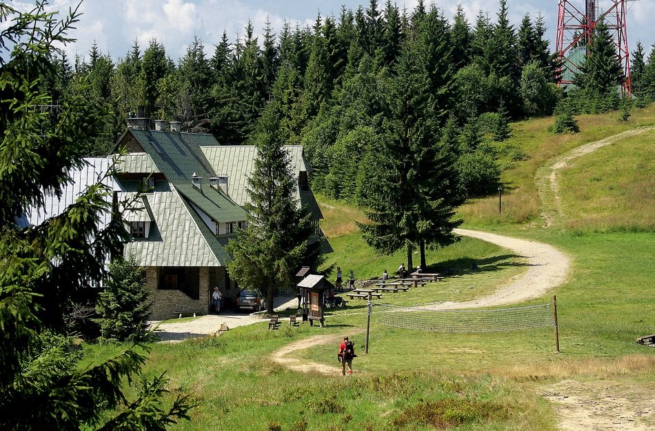 house among the mountains in radziejowej