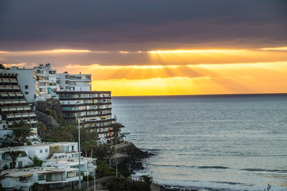 hotels by the sea in gran canaria