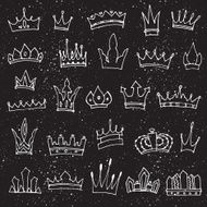 Set of hand-drawn crowns N8