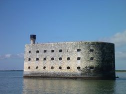 fort boyard water scenery