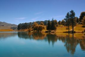 mirror quiet castleburn lake, drakensberg mountains