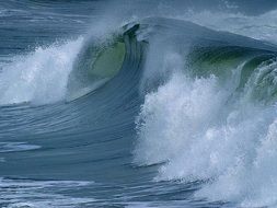 Landscape of wavy ocean