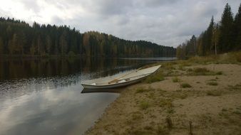 Row boat near the lake