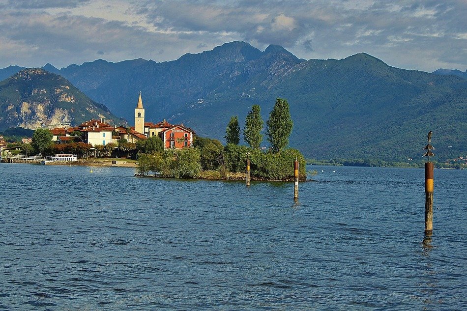 landscape photo of the island in lake Lago Maggiore