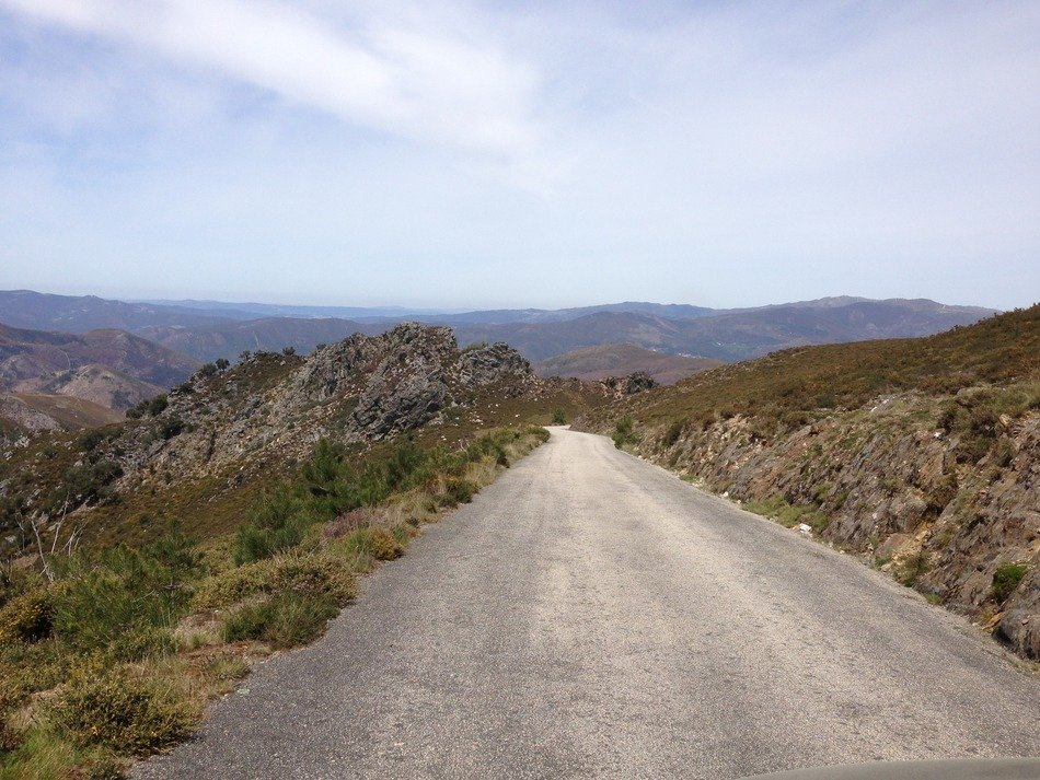 The road to the mountains