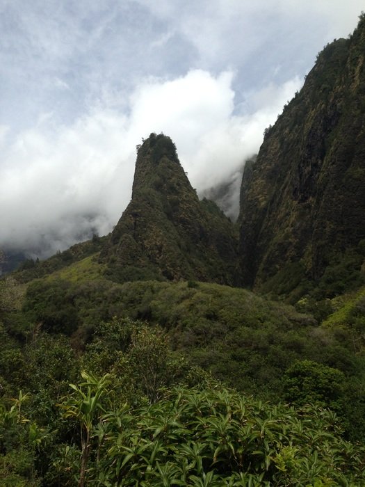 valley in the mountains in hawaii
