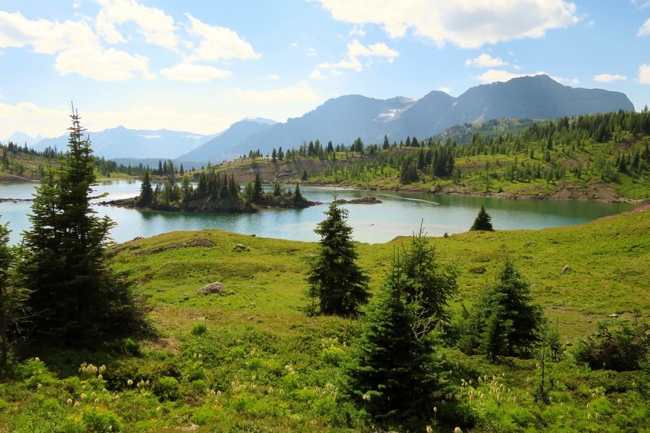 amazing rockie mountains