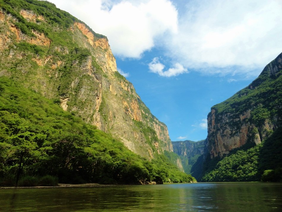 beautiful landscape of mountain in chiapas