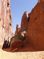red rocks and arches in Utah