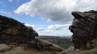 devil's stone wall
