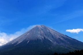 Gunung Semeru in Indonesia