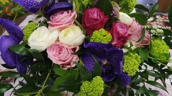 irresistible spring bouquet