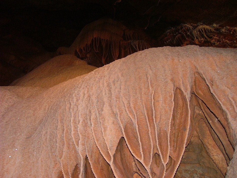 striking stalactite narancszuhatag