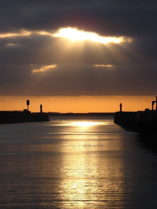 lighthouse in the sunshine