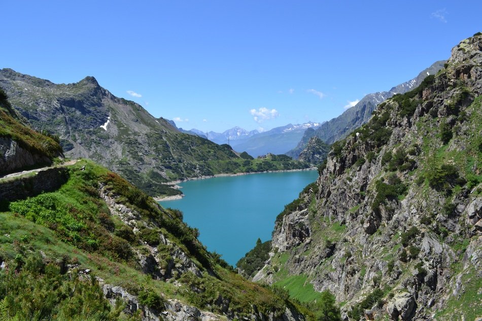 beautiful landscape of the river and mountains around it