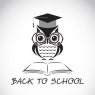 Vector image of an owl glasses with college hat N5