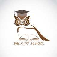 Vector image of an owl glasses with college hat N8