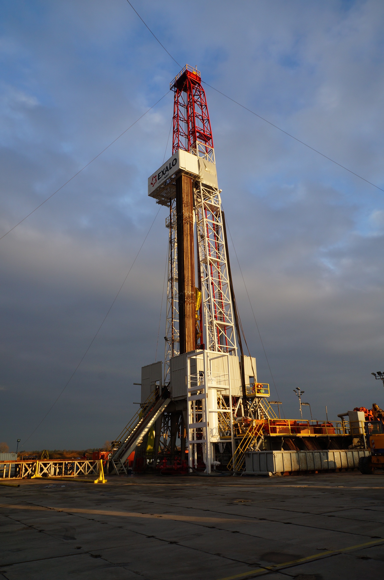 Natural gas search station free image download