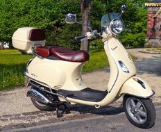 vespa lxv motorcycle