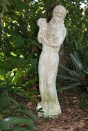extraordinary statue