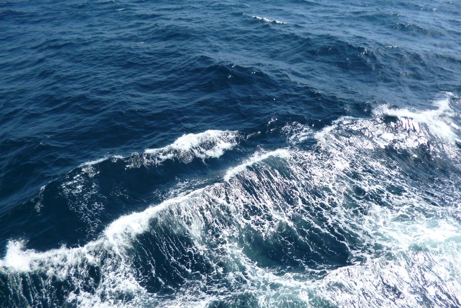 Waves in the Atlantic Sea