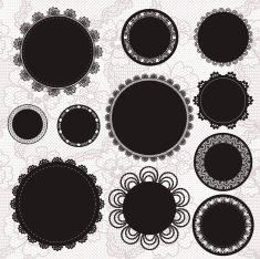 Set of round lacy doilies N2