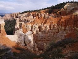 orange white rocks in Bryce canyon