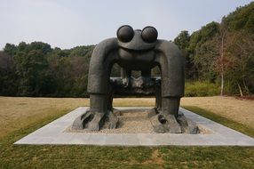 frog monument in the park