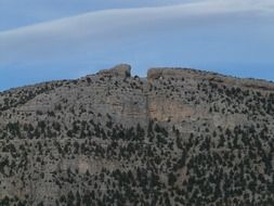 Taurus Mountains is a stone wall