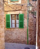 Picture of the stone building in Mallorca