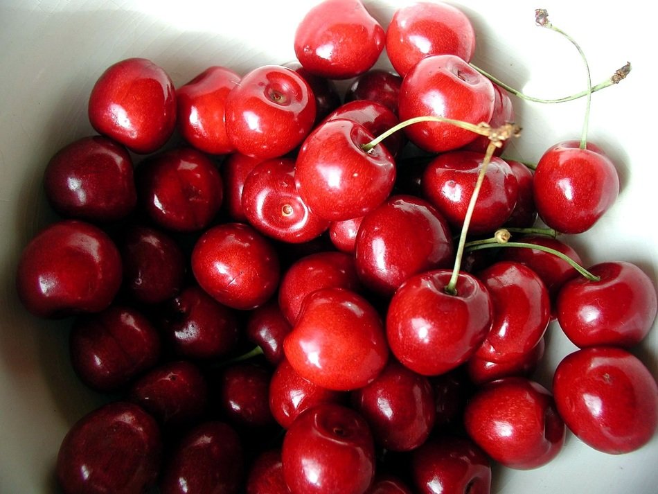 sweet fruts in the plate