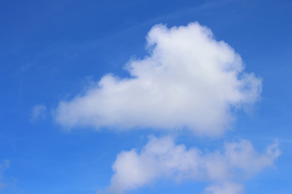 white cloud in the blue sky