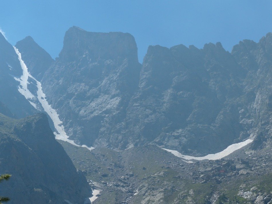 panoramic views of the Alps-maritimes in the haze