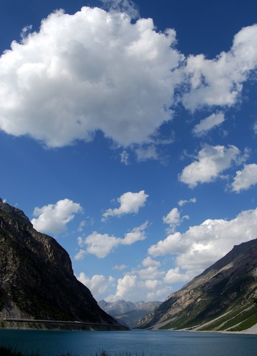 bewitching lake mountain