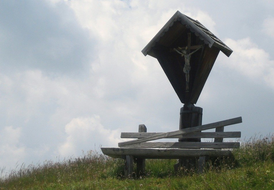 Wayside cross on the meadow