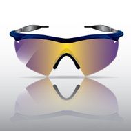 Sporty sunglasses with reflective shades