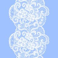 Lacy vintage trim N33