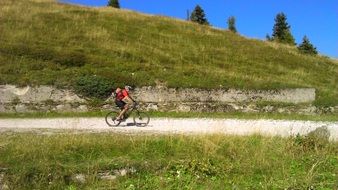 cyclists in dolomites